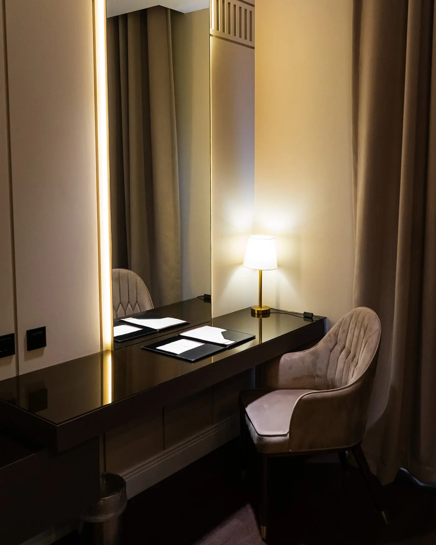 A guest room work desk