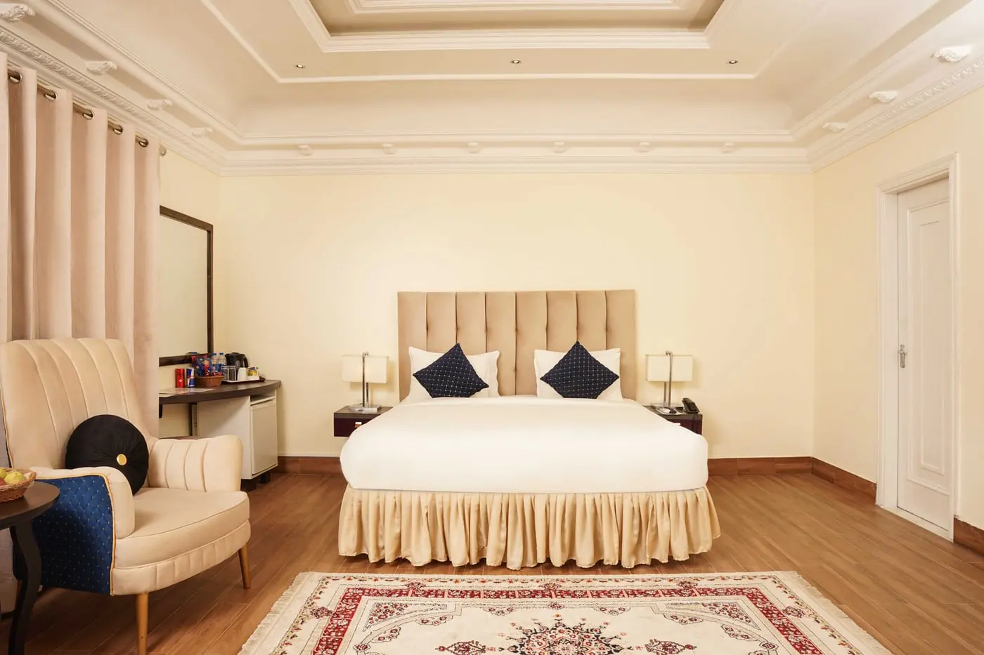 A deluxe guest room