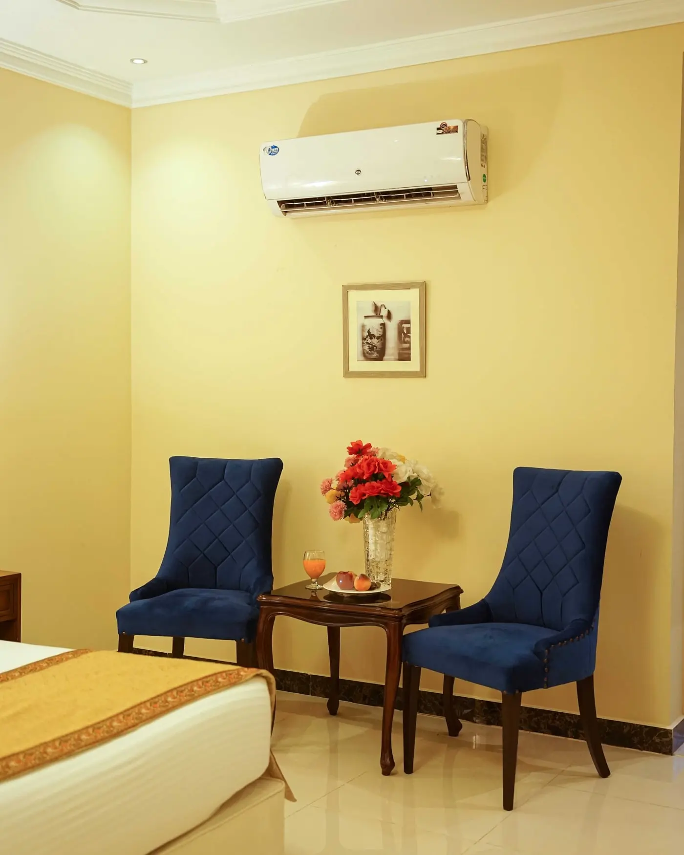 The seating corner of a deluxe room at Faletti’s Grand Gujranwala