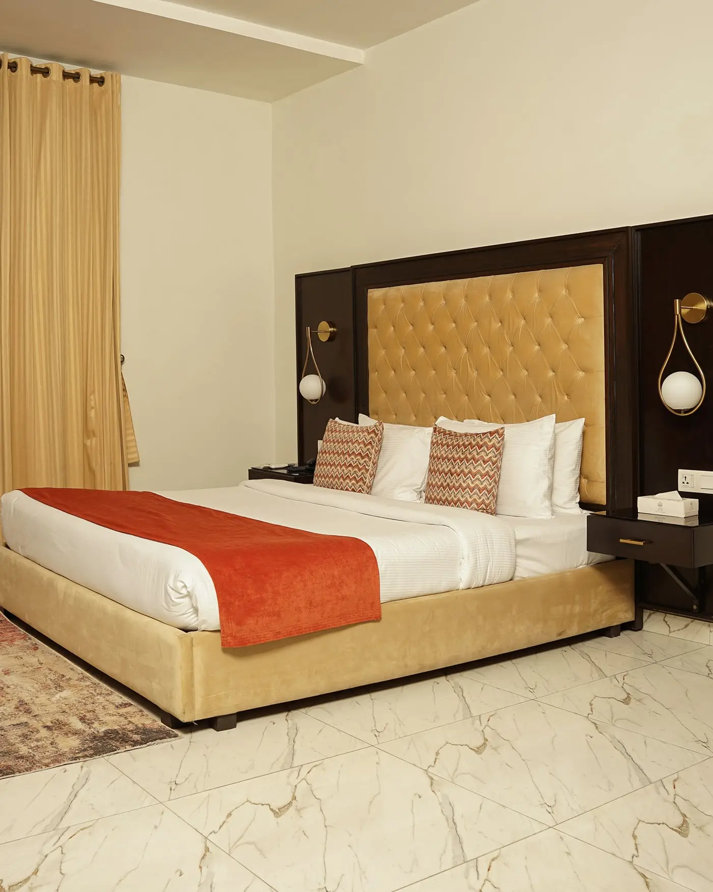 A king guest room